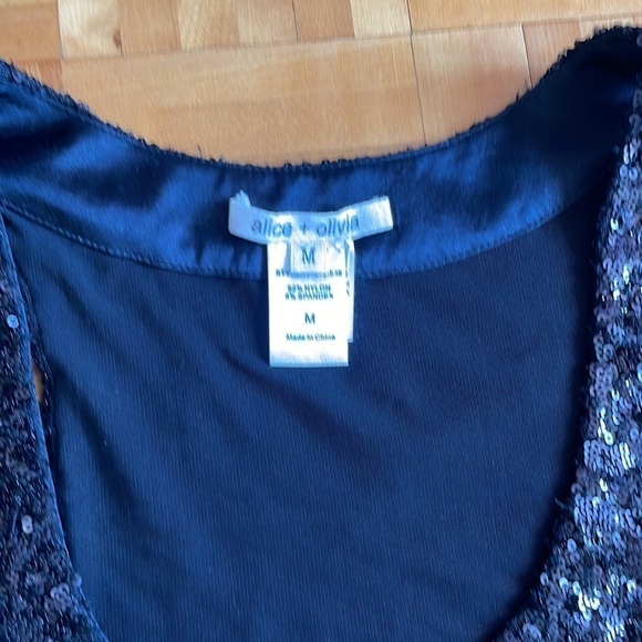 Alice + Olivia
Sequin dress - Picture 15 of 15